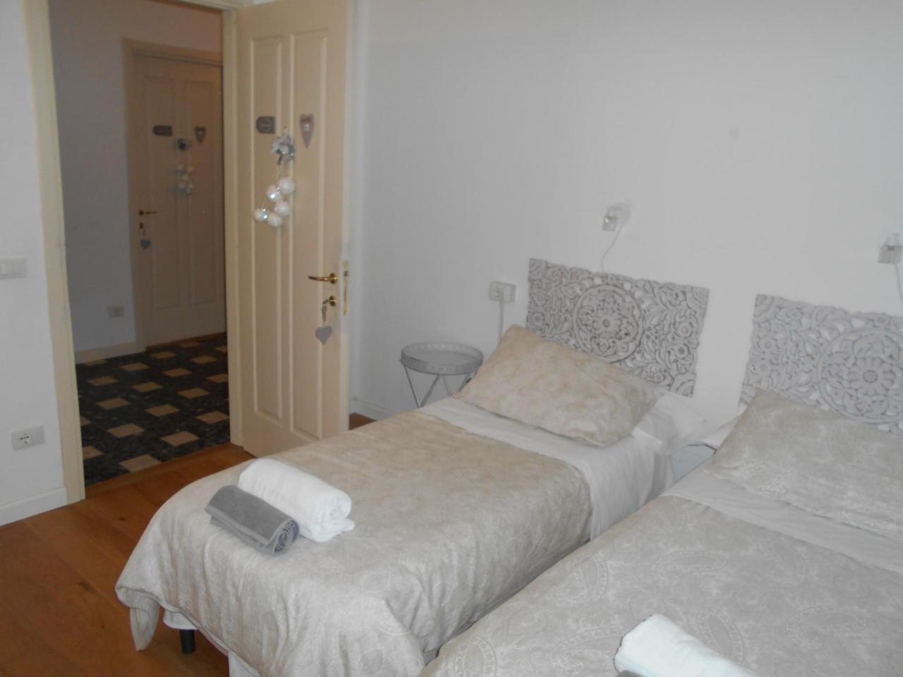 Guesthouse Viale Bergamo Exteriör bild